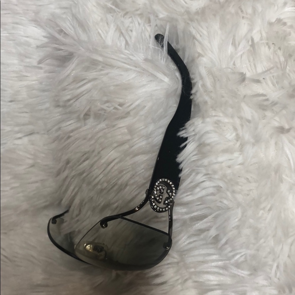 Gucci Sunnies! Super cute,  stylish & Authentic - Picture 5 of 7